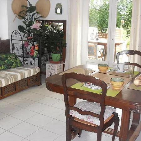 Chez Janou Bed & Breakfast *